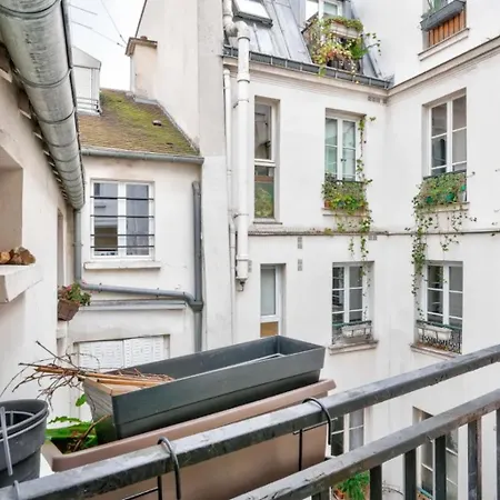 Guestready - Bright In The Heart Of Parigi